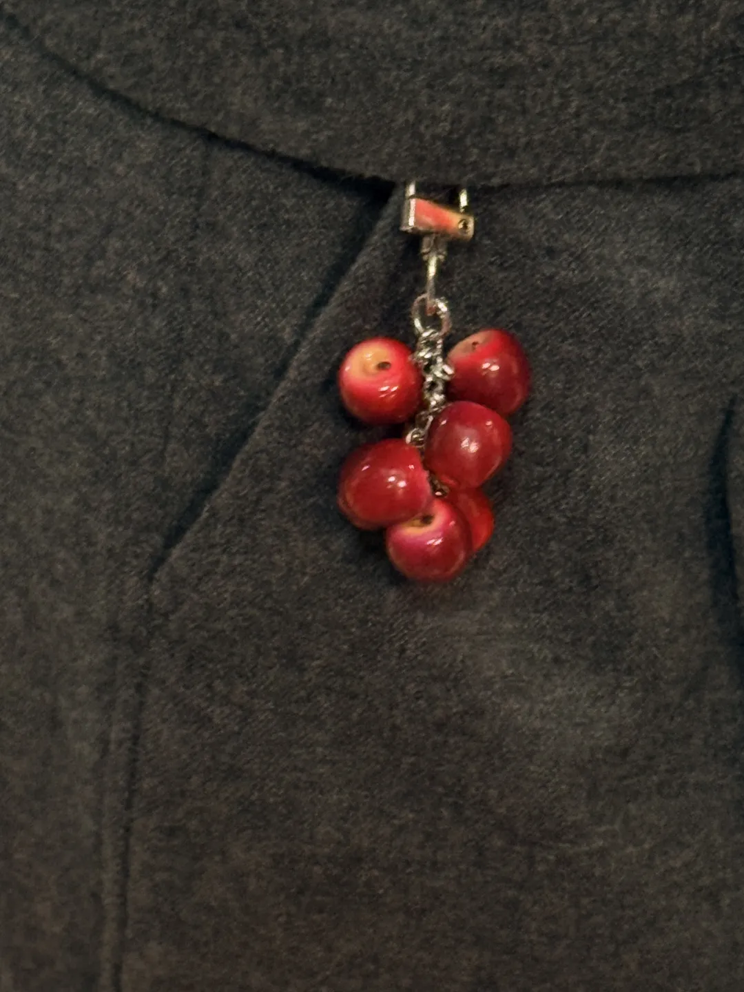 Miniature Apple Cluster Bag Charm – Handcrafted Fruit Keychain & Zipper Pull - Image 2