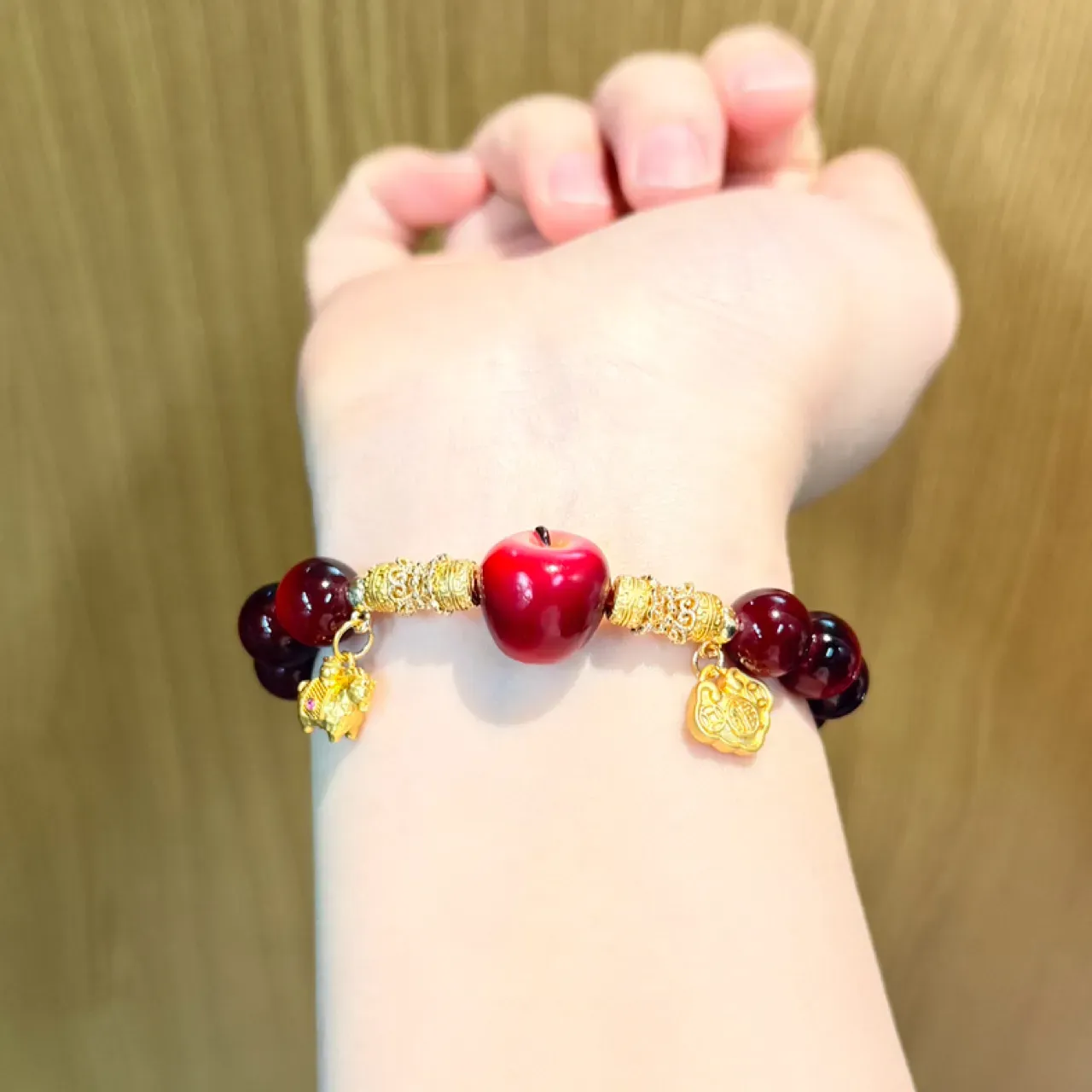 Golden Fortune Red Apple Bracelet – Handcrafted Crimson Gemstone & Filigree Charm Wristlet - Image 2