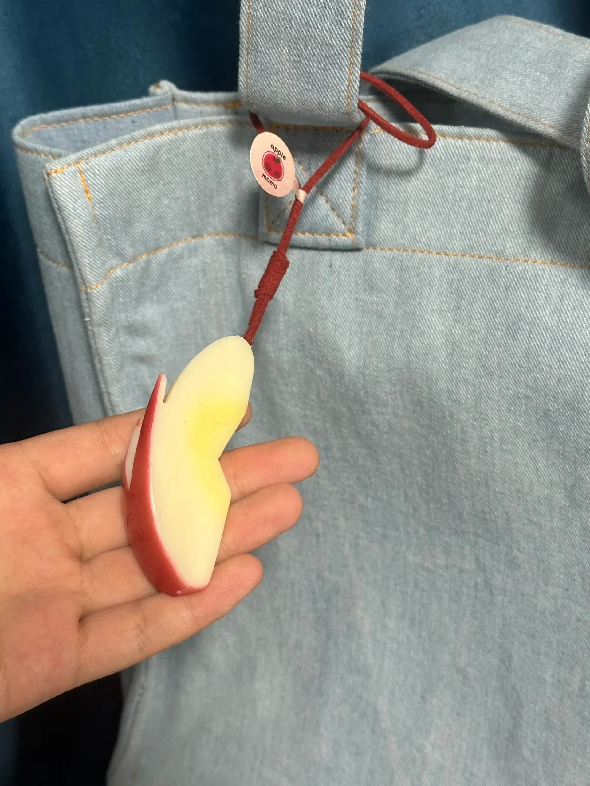 Rabbit Apple Slice Bag Charm – Handcrafted Fruit Wedge Keychain & Zipper Ornament - Image 2